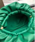 Клатч Bottega Veneta The Chain Pouch Green